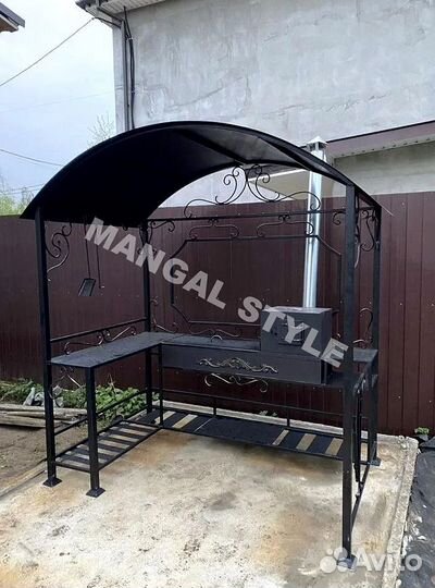 Мангал с крышей