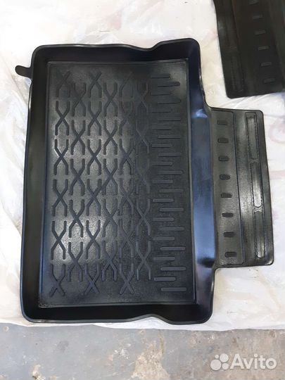 Автомобильные коврики резиновые