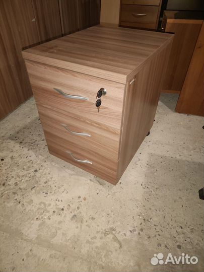 Офисная мебель, 22мм, шимо темное бу