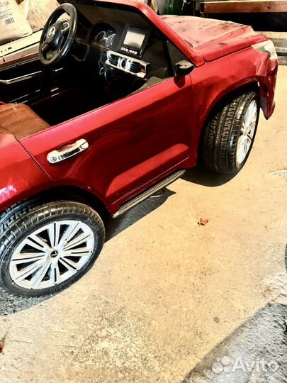 Детская машина электромобиль с пультом