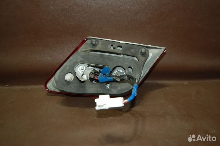 Фонарь внутренний правый - Toyota Camry XV40