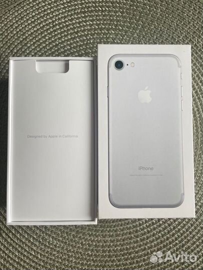 Коробка от iPhone 7