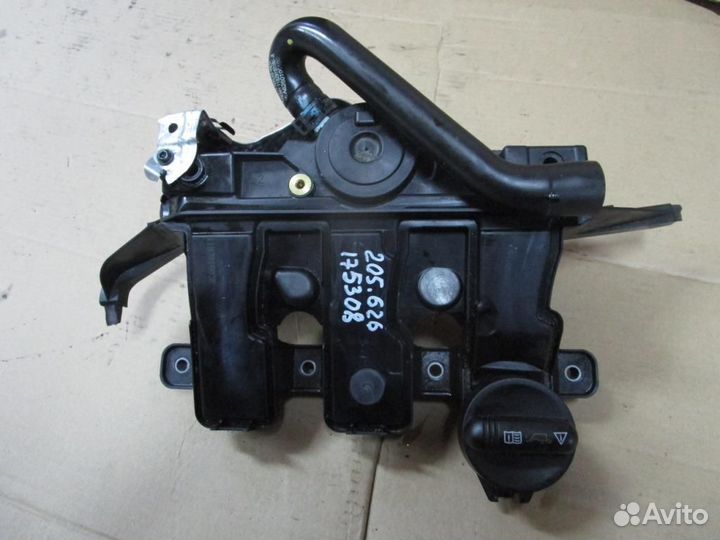 Маслозаливная горловина w205 C-class 626 1,6 2