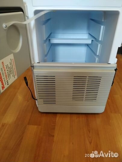 Автохолодильник Koolatron- P65