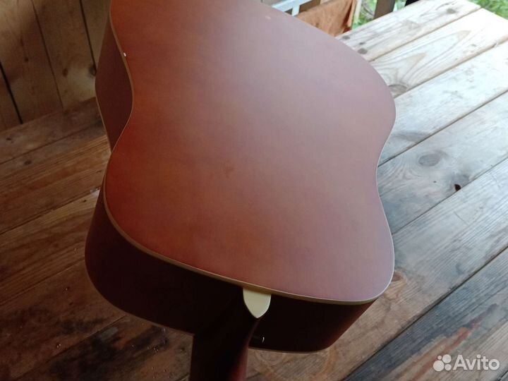 Акустическая гитара yamaha