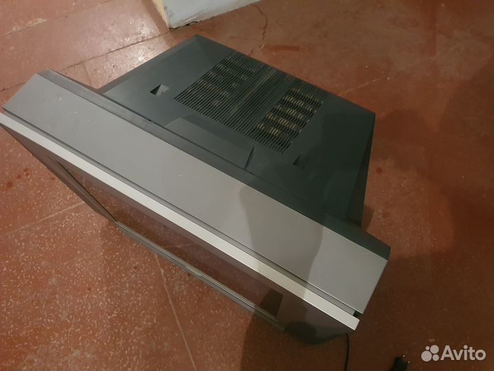 Телевизор evgo 68см плоский