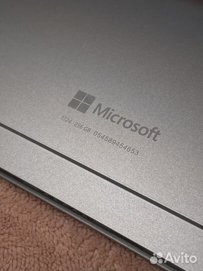 Surface pro 4 i7 256