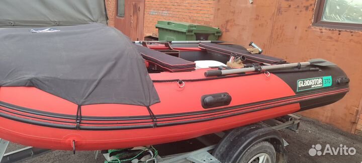 Лодка Гладиатор B 370 AL