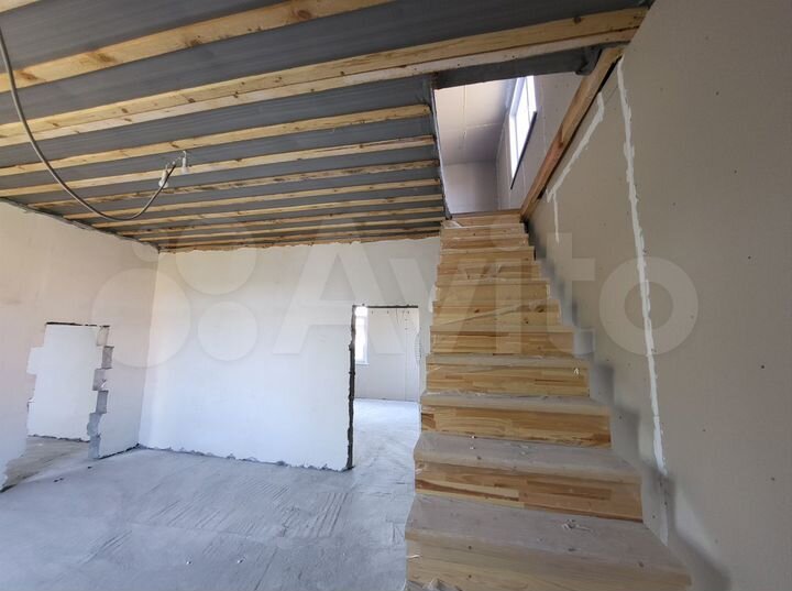 2-к. квартира, 80 м², 1/1 эт.