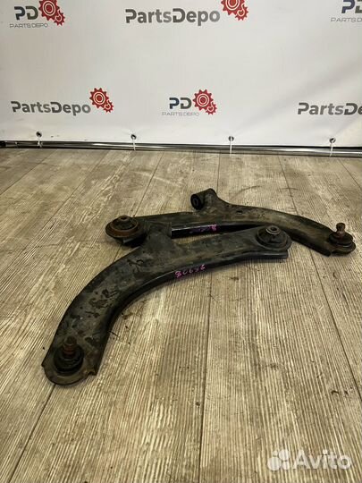 Рычаг нижний передний левый правый Nissan Note E11