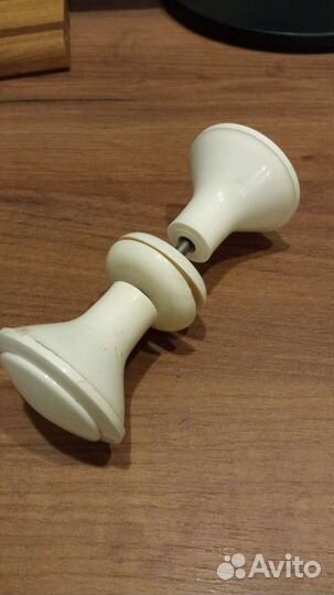 Дверные ручки из пластика