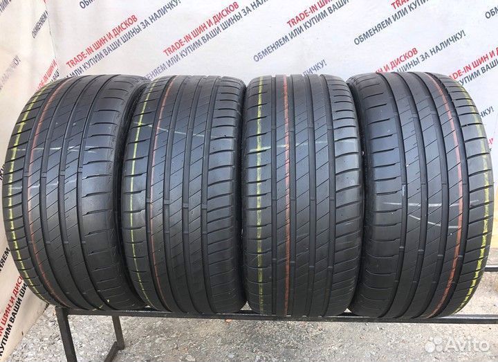 Bridgestone Potenza RE050 235/35 R19