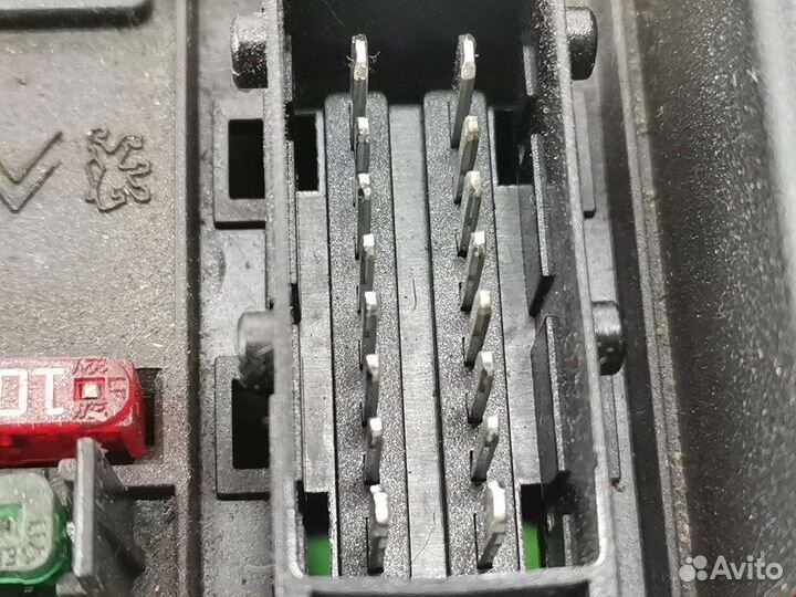 Блок предохранителей для Peugeot-Citroen 307