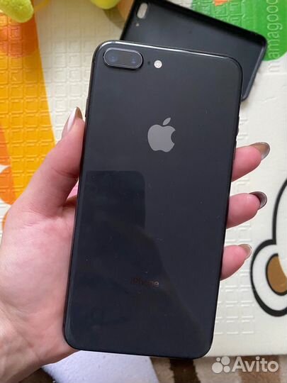 iPhone 8 Plus, 64 ГБ