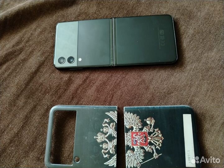 Samsung Galaxy Z Flip3, 8/256 ГБ