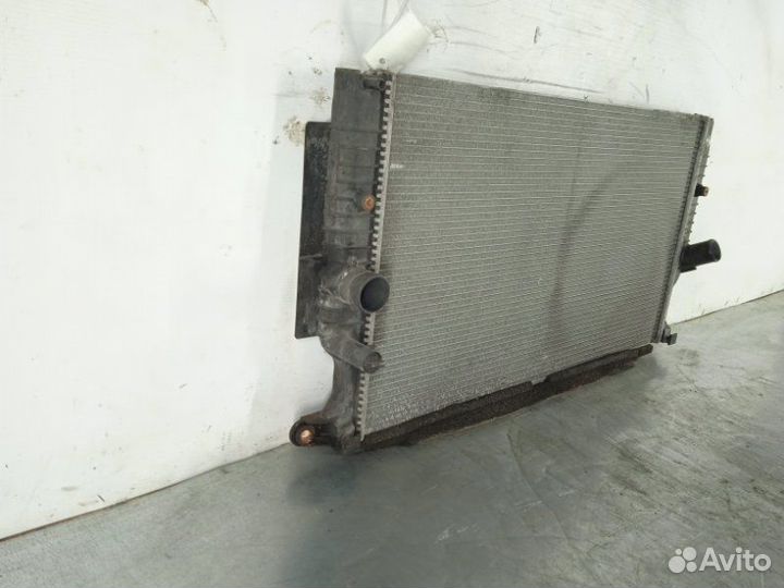 Радиатор охлаждения Toyota Avensis 3 T270