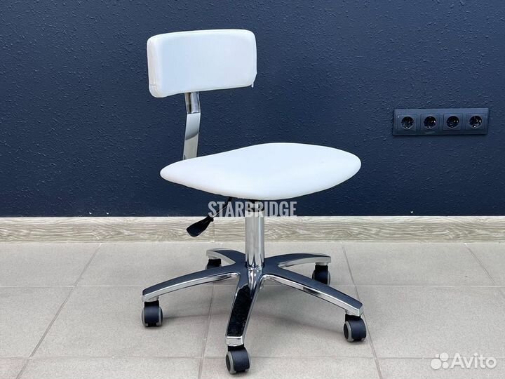 Стул мастера с регулировкой спинки