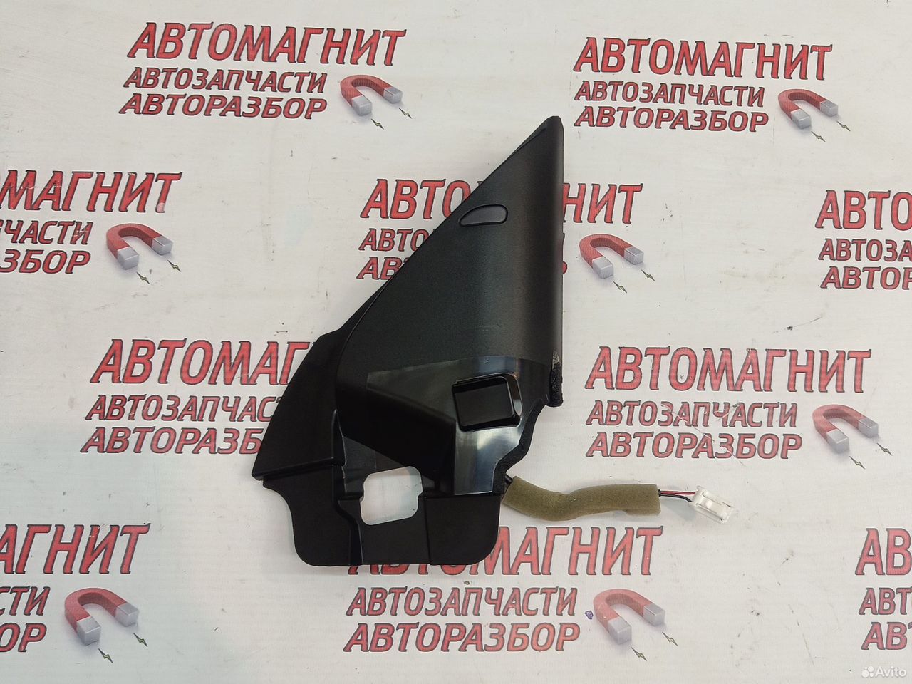 Уголок двери передней Nissan Rogue X-trail T32