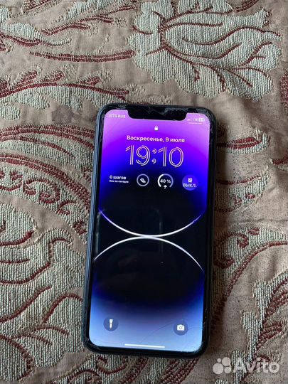 Телефон iPhone 11