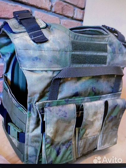 Бронежилет с плитами