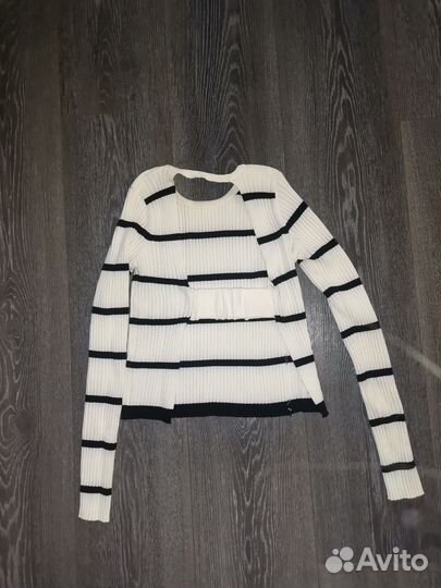 Кофта с открытой спиной