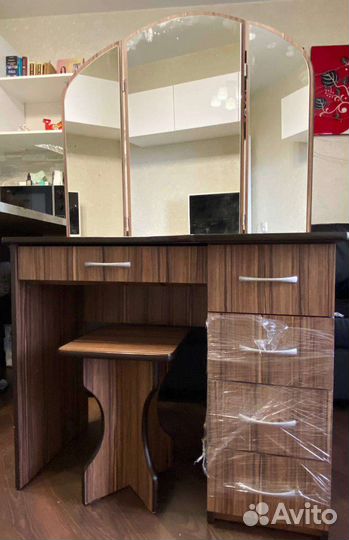 Третьяж(трюмо)