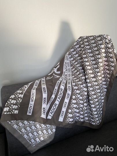 Шелковый платок Dior