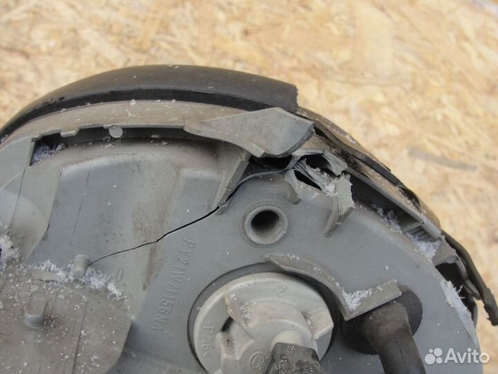 Фара правая ксенон mercedes w210 рест с дефектом