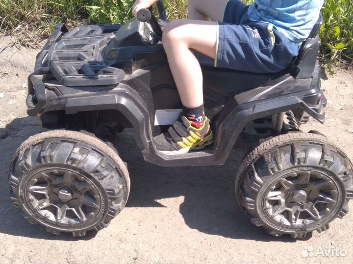 Детский квадроцикл на аккумуляторе