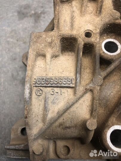 Корпус помпы Citroen C3