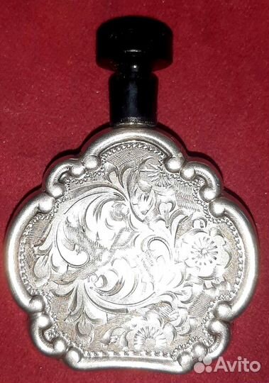 Старинный серебряный флакон для духов 1941-49 гг