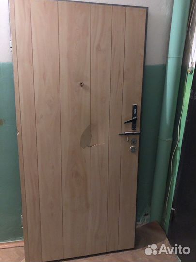 Металлическая дверь входная бу