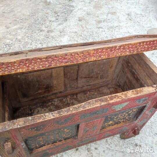 Старинный сундук