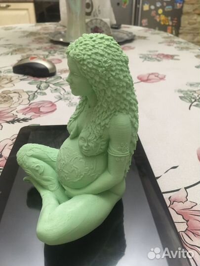 Статуэтка Мама-Земля