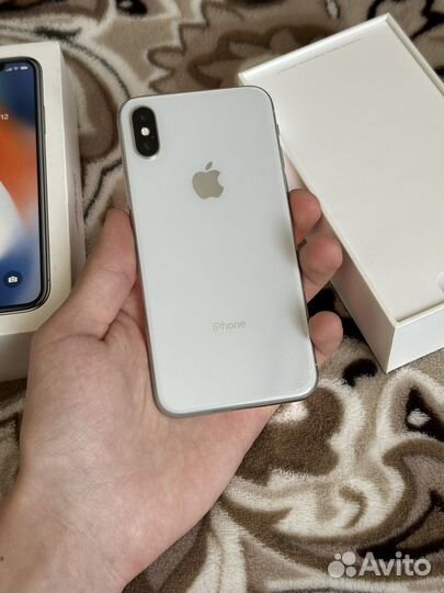 iPhone X, 64 ГБ