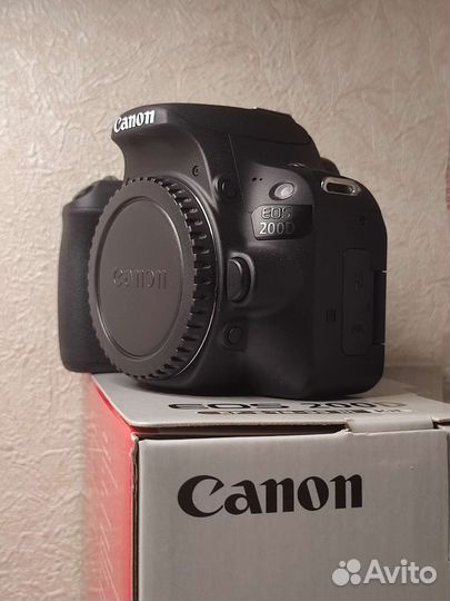 Canon eos 200d EF-S 18-55 III Kit Новая