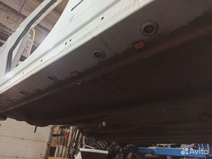 Порог со стойкой левый JAC J7