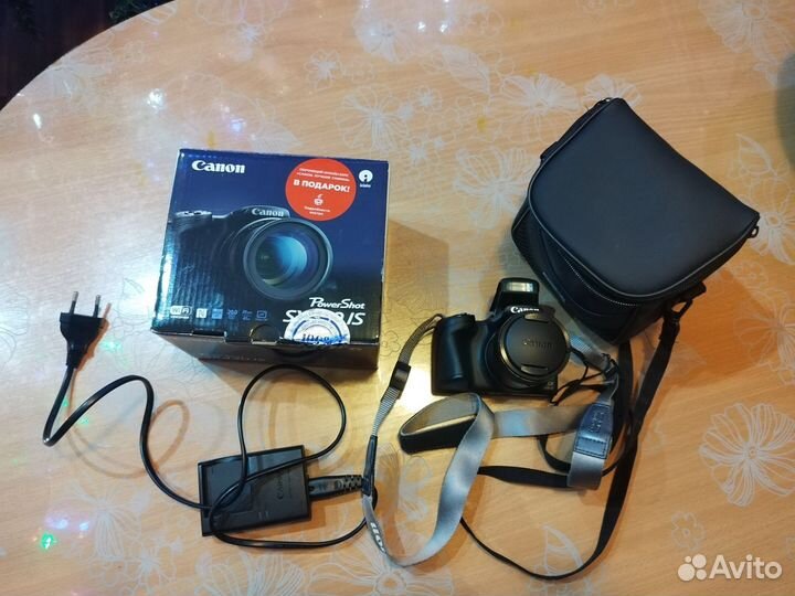 Компактный фотоаппарат canon