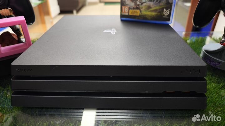 Sony PS4 PRO 1TB/4K/ 2 Геймпада/ Диск Horizon