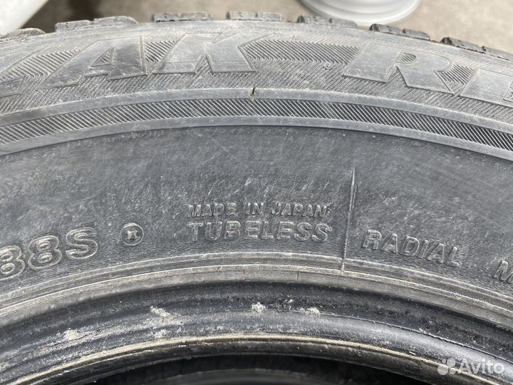 Bridgestone Blizzak Revo GZ 185/70 R14