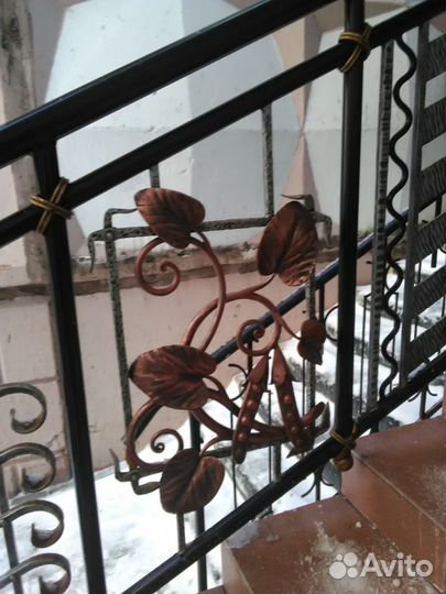 Кованые калитки, оградки, ворота, декор