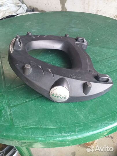 Givi 263FZ, крепление для центрального кофра