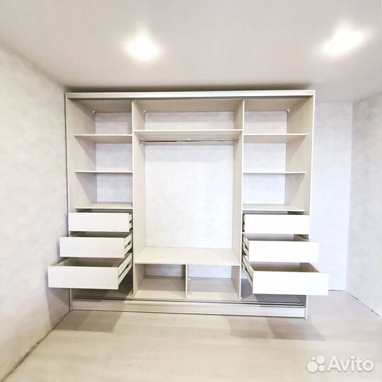 Красивый шкаф купе