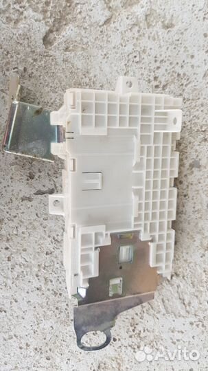 Блок предохранителей Мазда 3 BL ат