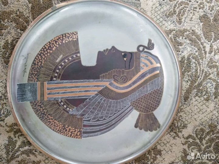 Тарелка медь богиня Нехбет винтаж