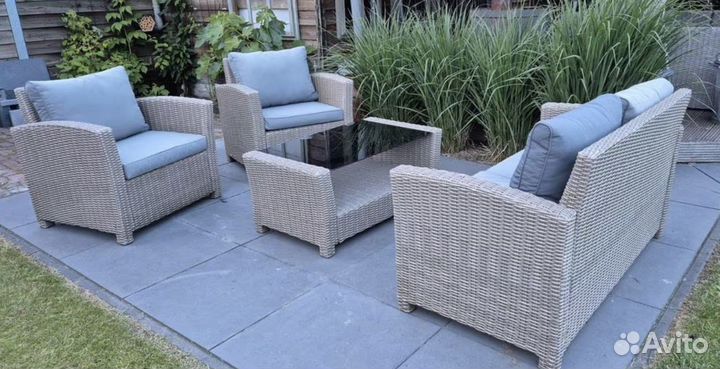 Ротанговая мебель садовая кресла и журнальный стол