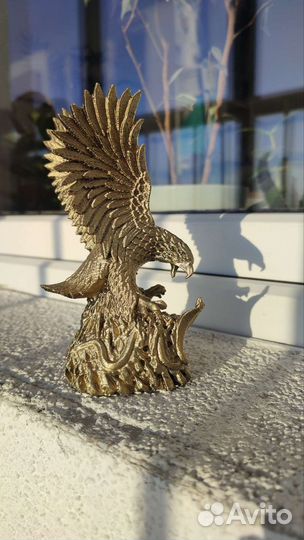 Статуэтка Орел