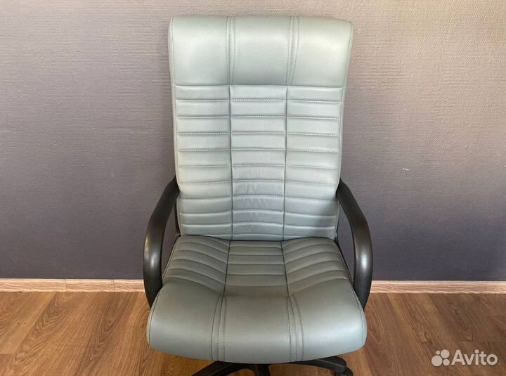 Компьютерное кресло. Кресло руководителя