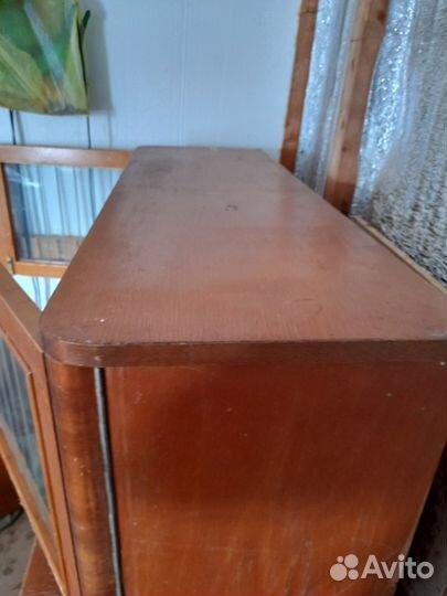 Старинный буфет рестовраторам