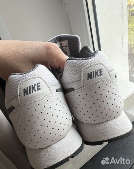 Кроссовки кожанные nike